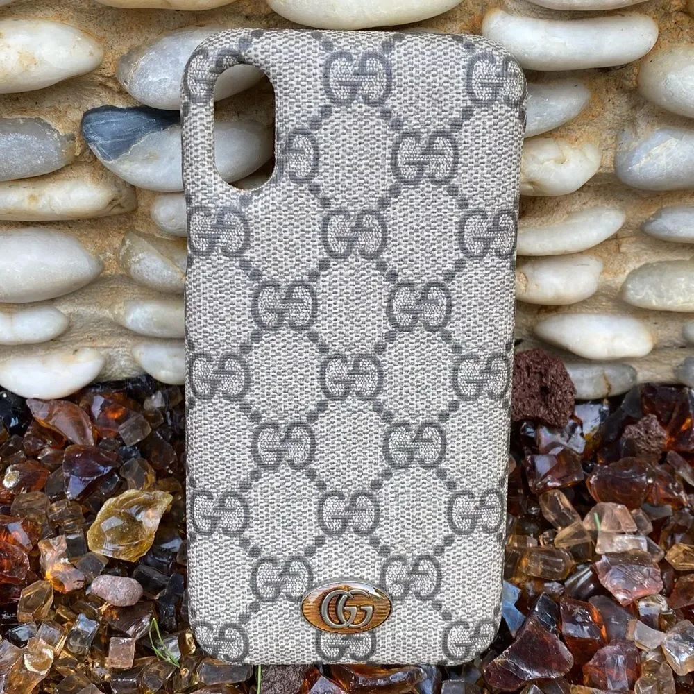 Gucci Authentic Brown Logo iPhone X/XSCase Cover w/Logo Charm. New in Box (NIB)